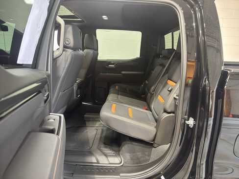 Used 2025 GMC Sierra 1500 AT4 w/ AT4 Premium Package image 13