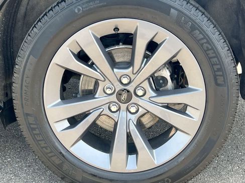 Used 2023 Ford Explorer XLT w/ Equipment Group 202A AWD/4WD image 14