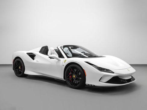 Used 2022 Ferrari F8 Tributo RWD image 1