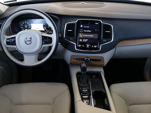 Used 2021 Volvo XC90 T6 Momentum image 20