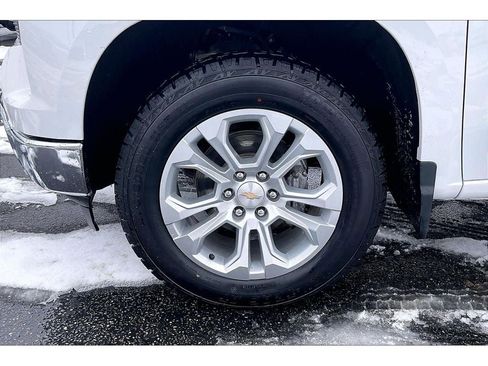 Used 2025 Chevrolet Silverado 1500 LTZ image 10