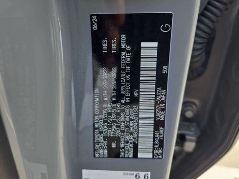 Used 2024 Lexus GX 550 w/ Accessory Package (31) image 36