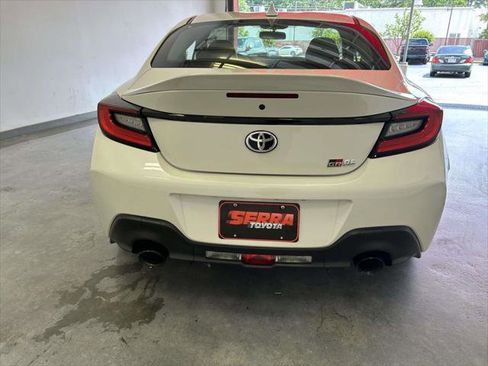 Certified 2023 Toyota GR86 Premium RWD image 4
