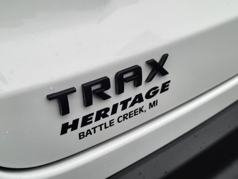 New 2026 Chevrolet Trax LT w/ Midnight Edition FWD image 31