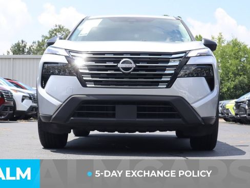 Used 2024 Nissan Rogue S FWD image 3
