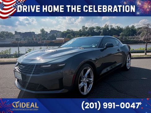 Used 2021 Chevrolet Camaro LT w/ Technology Package RWD image 3