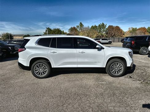 New 2026 GMC Acadia Denali w/ Super Cruise Package image 10