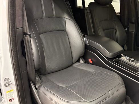Used 2020 Land Rover Range Rover Long Wheelbase HSE image 35