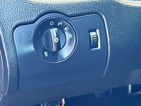 Used 2010 Ford Mustang GT RWD image 10