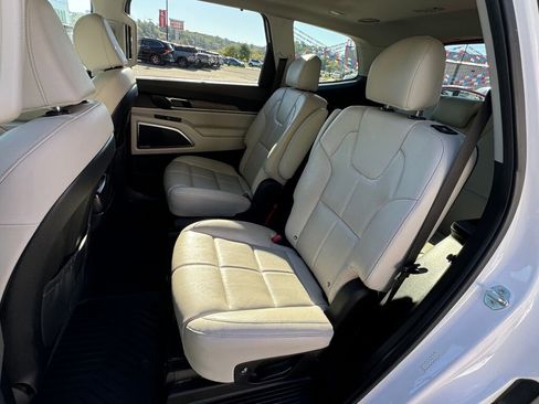 Used 2022 Kia Telluride SX w/ Nightfall Edition Package image 13