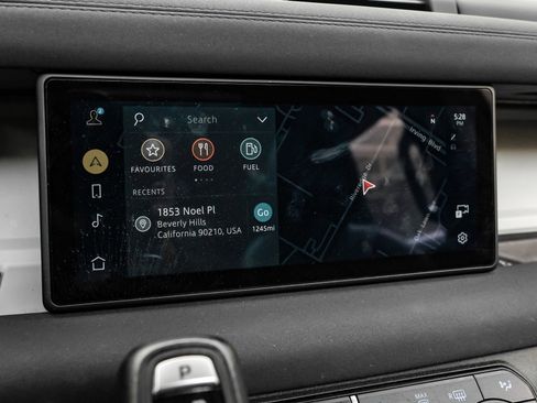 Used 2023 Land Rover Defender 110 SE image 26