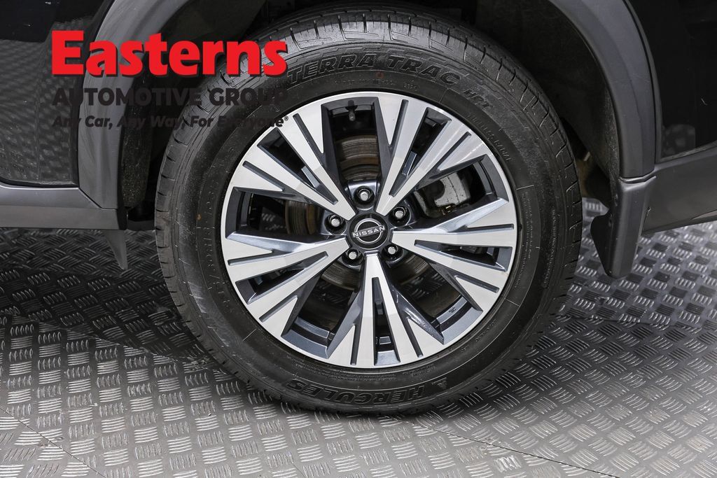 Used 2023 Nissan Rogue SV AWD/4WD image 10