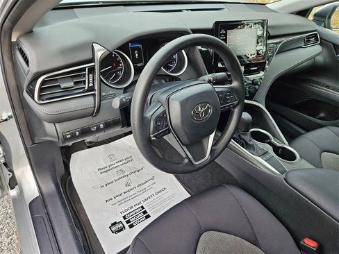 Used 2023 Toyota Camry LE image 9