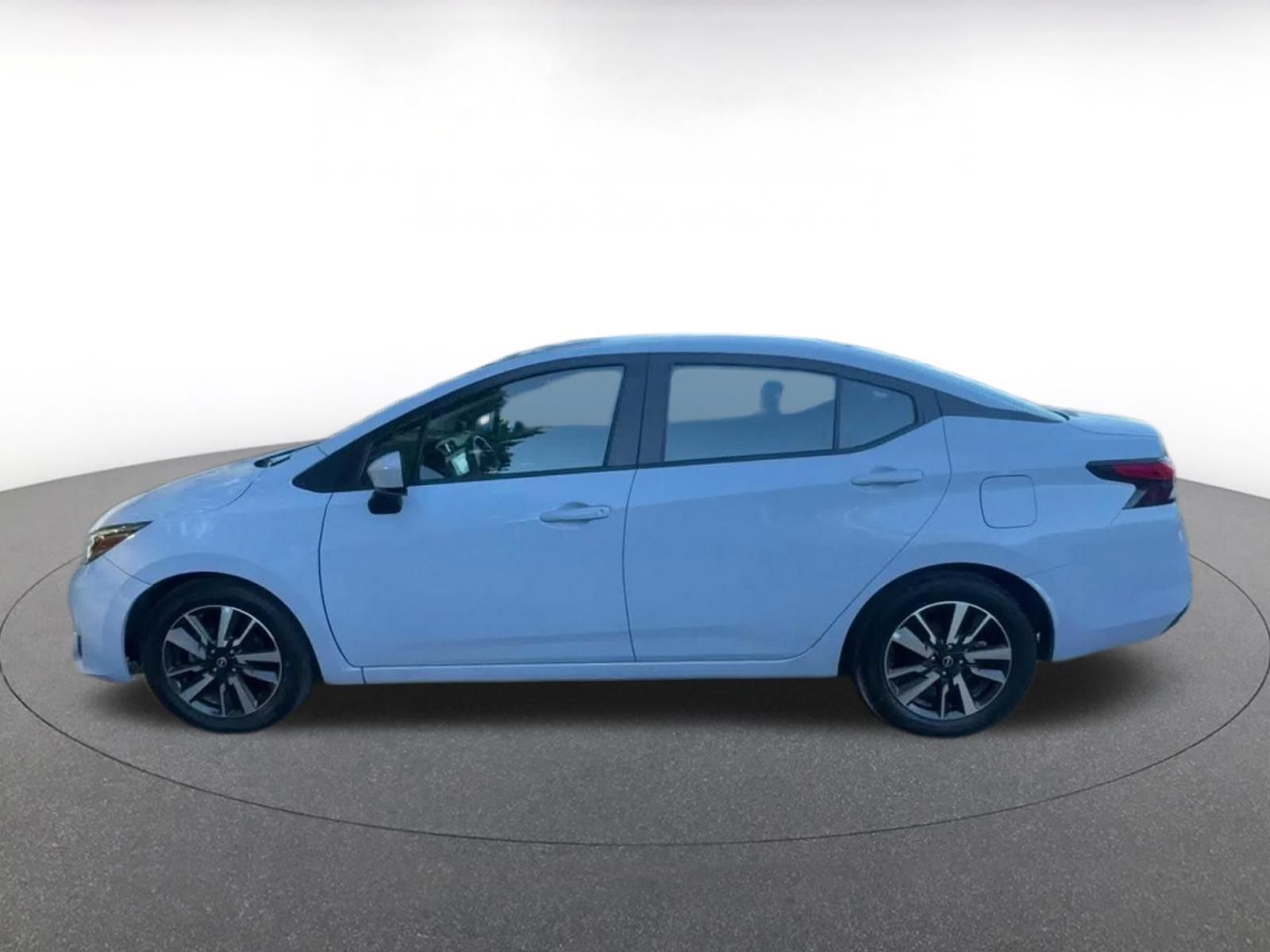 Used 2025 Nissan Versa SV FWD image 8