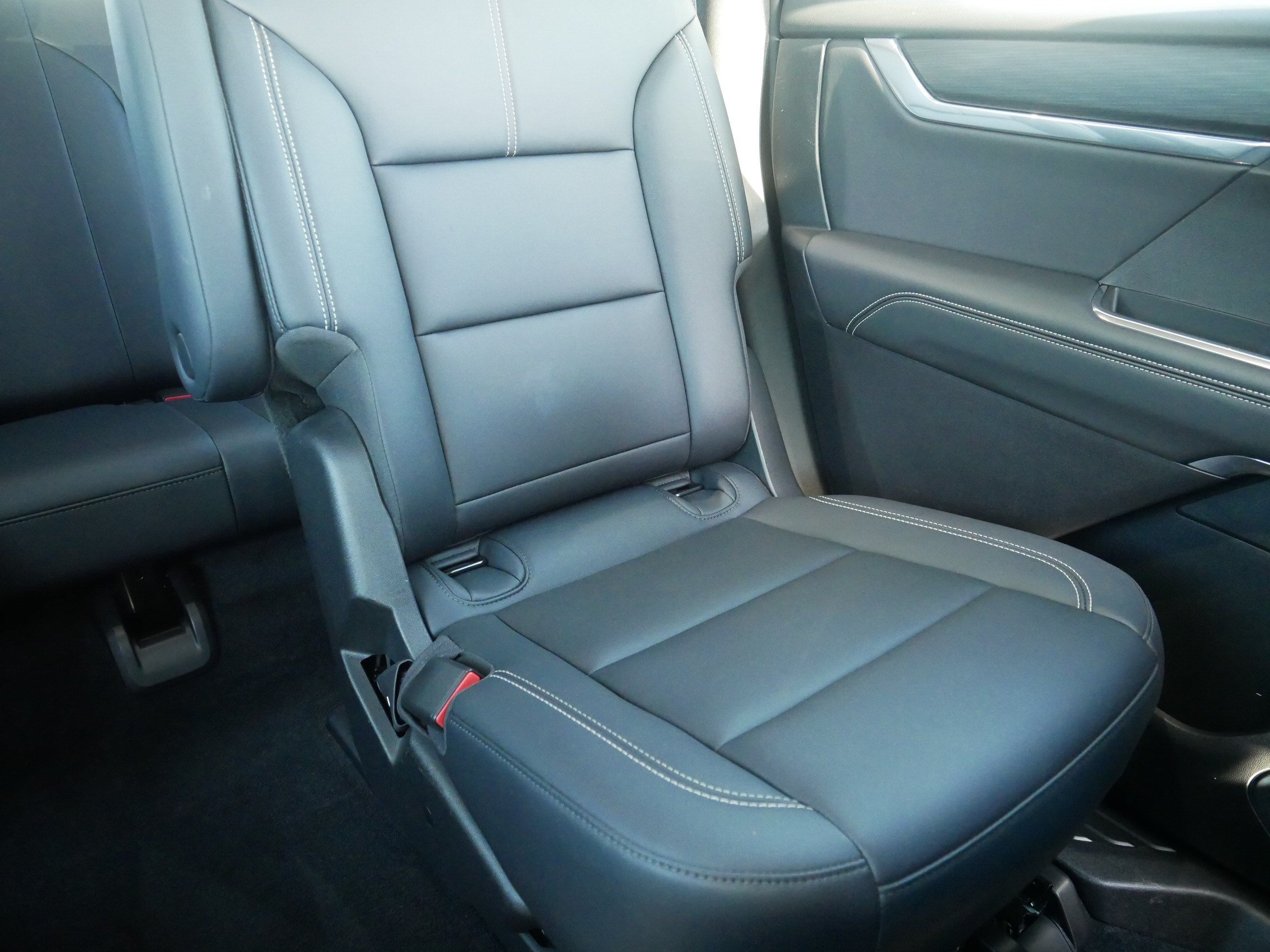 Used 2026 GMC Acadia Elevation w/ Elevation Premium Package AWD/4WD image 14