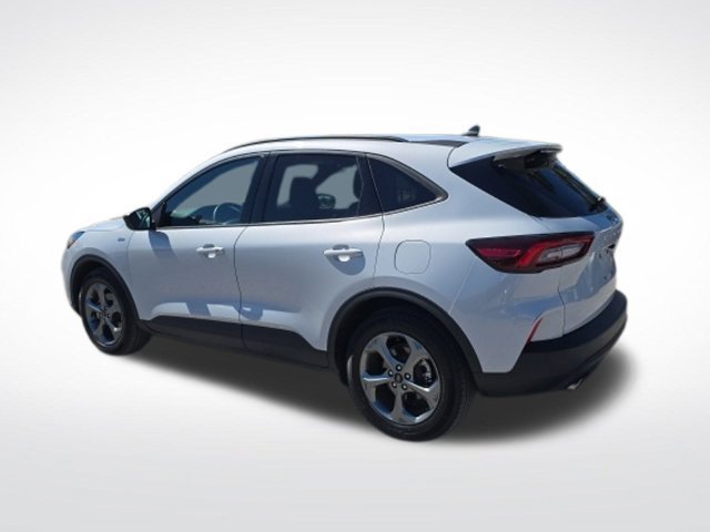 Used 2025 Ford Escape ST-Line FWD image 5