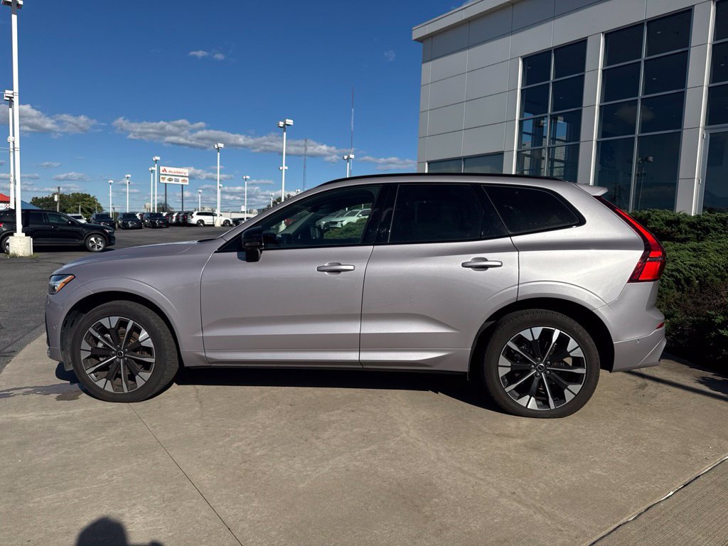 Used 2026 Volvo XC60 B5 Plus AWD/4WD image 8
