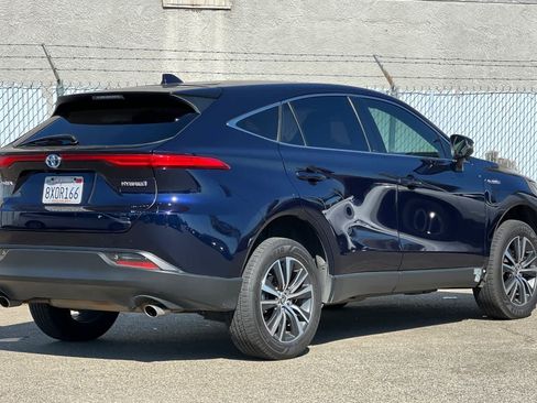 Used 2021 Toyota Venza LE AWD/4WD image 3