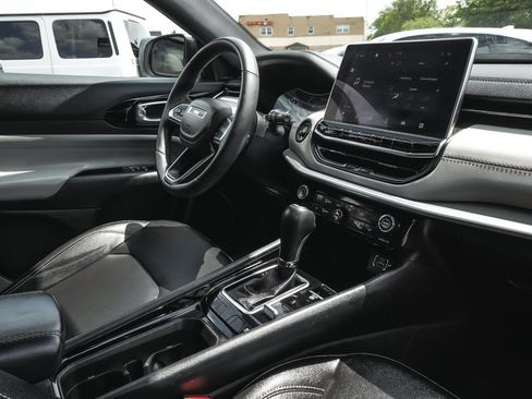 Used 2025 Jeep Compass Limited AWD/4WD image 41