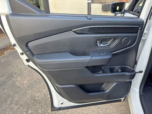 Used 2023 Honda Pilot Elite image 45
