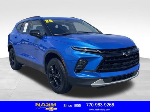 Used 2025 Chevrolet Blazer LT w/ Convenience Package FWD image 1