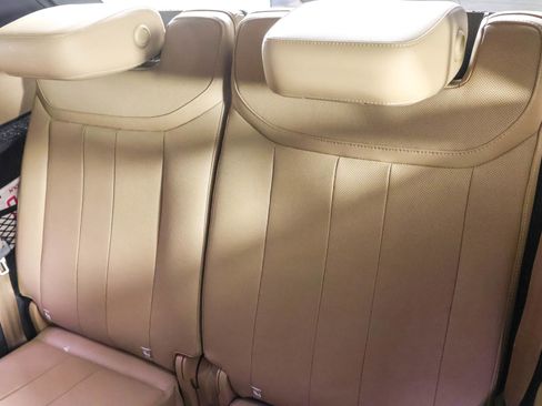 Used 2024 Land Rover Range Rover Long Wheelbase SE image 38