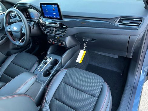 Used 2025 Ford Escape ST-Line Select image 15