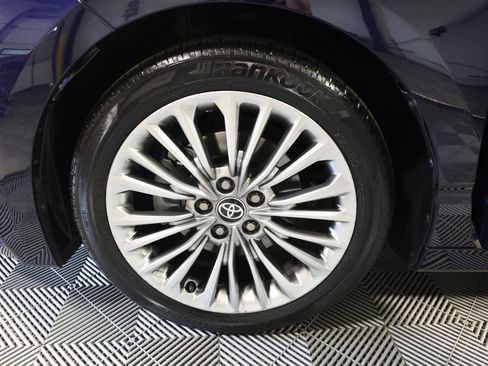 Used 2021 Toyota Avalon Limited FWD image 25