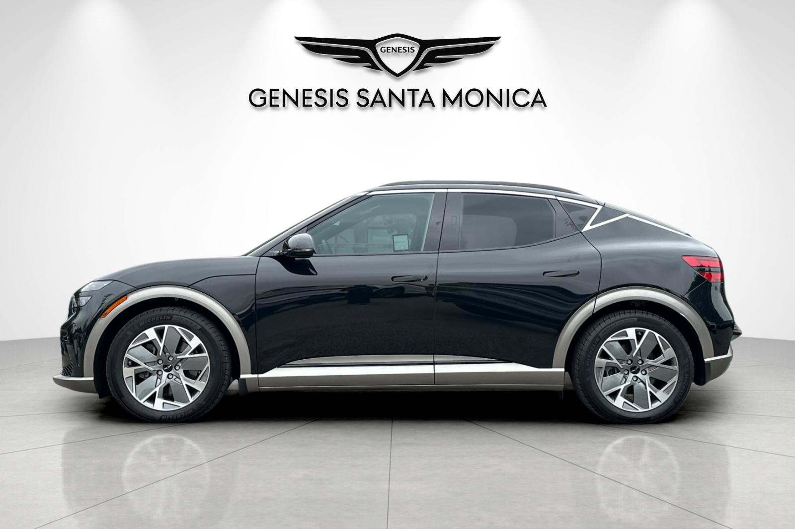 Used 2025 Genesis GV60 Advanced AWD/4WD image 8