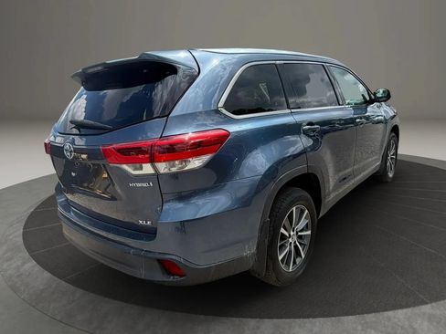 Used 2019 Toyota Highlander XLE AWD/4WD image 5