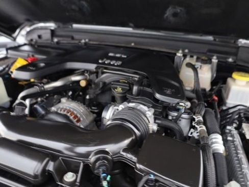 Used 2021 Jeep Gladiator Willys image 37