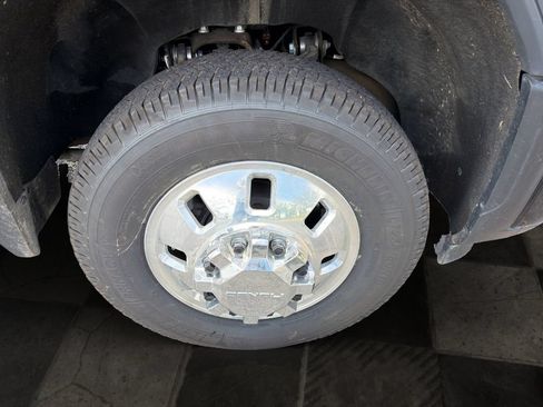Used 2025 GMC Sierra 3500 Denali Ultimate AWD/4WD image 11