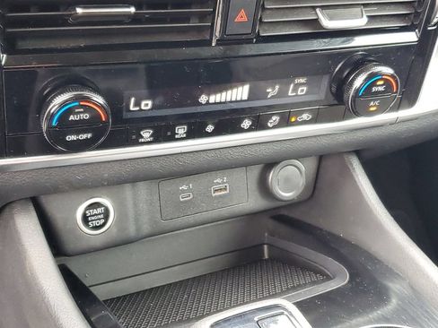 Used 2021 Nissan Rogue SV AWD/4WD image 21