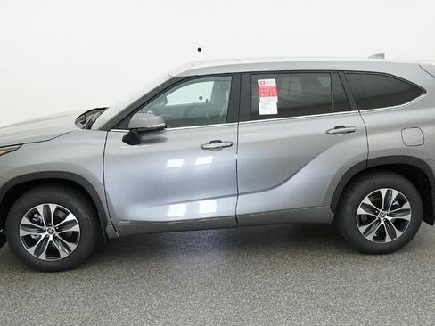 New 2026 Toyota Highlander XLE AWD/4WD image 3