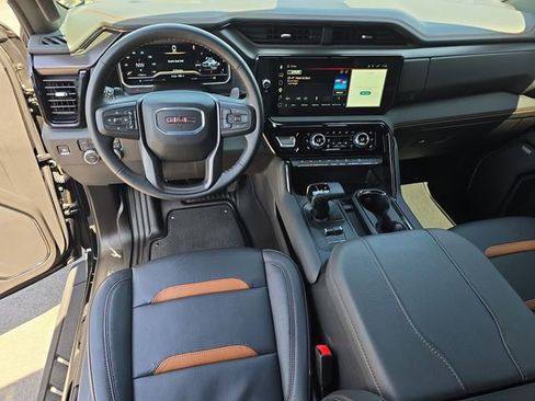 Used 2025 GMC Sierra 1500 AT4 w/ AT4 Premium Package AWD/4WD image 15