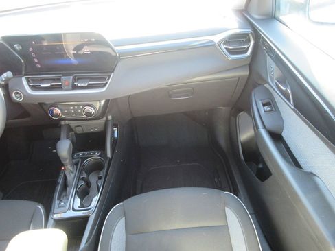 Certified 2024 Chevrolet TrailBlazer LT w/ Driver Confidence Package image 17