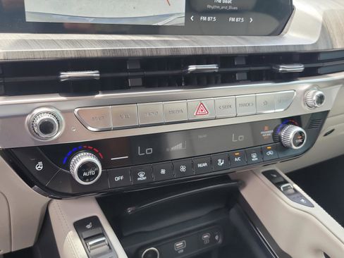 New 2025 Kia Telluride EX w/ EX Captain's Chair Package image 30