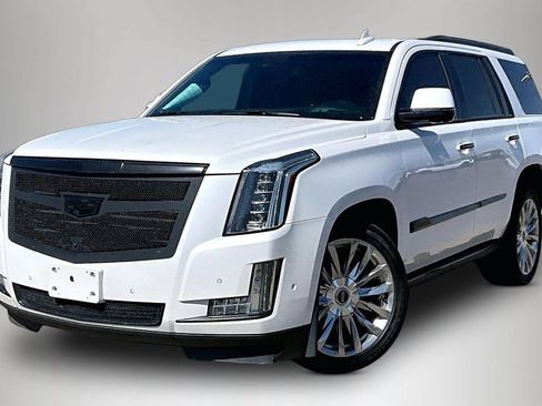Certified 2019 Cadillac Escalade Platinum AWD/4WD image 3