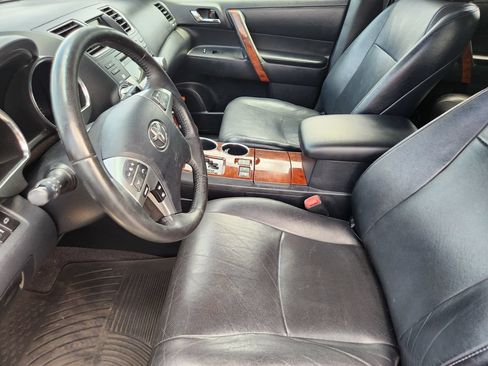 Used 2012 Toyota Highlander Limited w/ Tow Pkg AWD/4WD image 15
