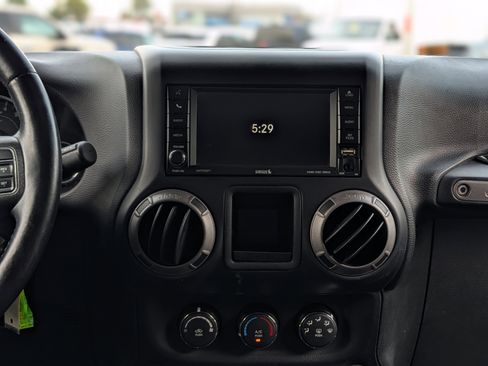 Used 2015 Jeep Wrangler Sport image 14