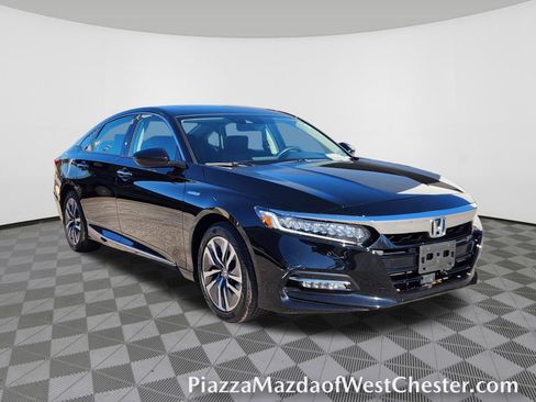 Used 2018 Honda Accord Touring image 1