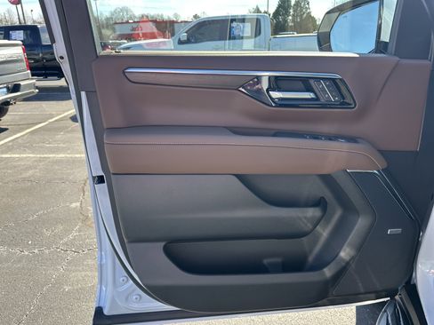New 2026 Chevrolet Suburban High Country w/ Sun And Tow Package RWD image 12