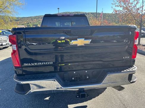 Used 2024 Chevrolet Silverado 3500 LTZ w/ LTZ Plus Package image 4