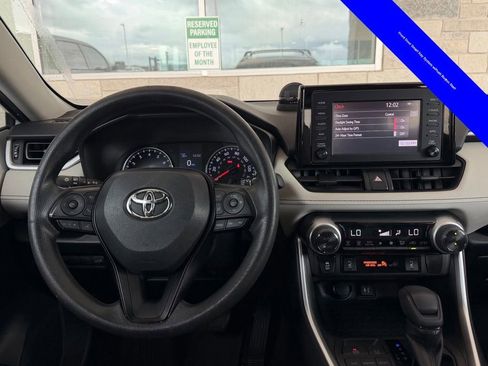 Used 2019 Toyota RAV4 XLE w/ Convenience Package FWD image 8