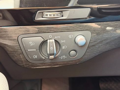 Used 2019 Audi Q7 3.0T Prestige w/ Prestige Package AWD/4WD image 19
