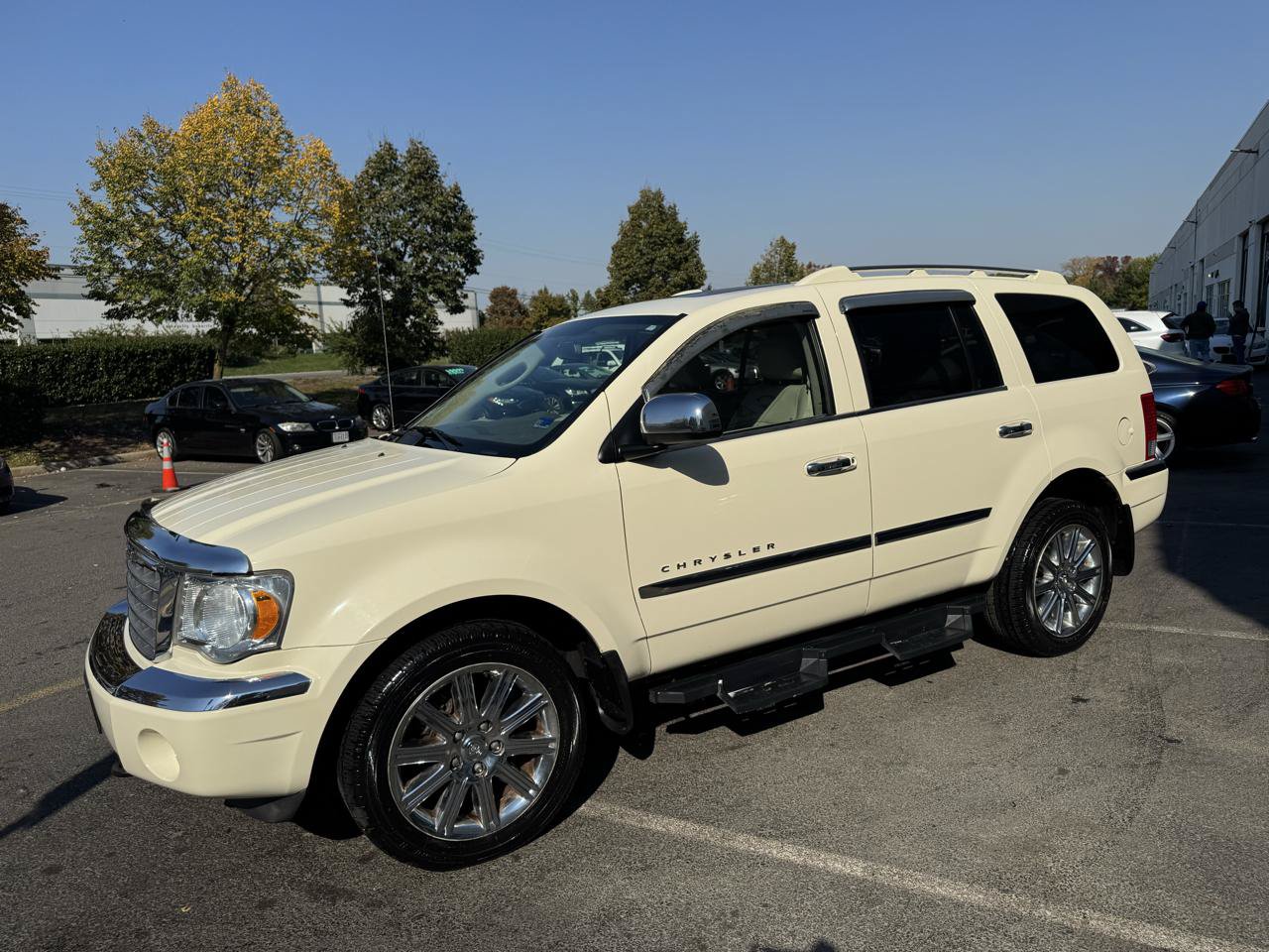 Used 2009 Chrysler Aspen Limited AWD/4WD image 26