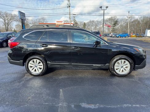Used 2018 Subaru Outback 2.5i Premium image 8
