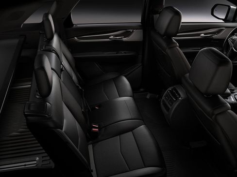 New 2026 Cadillac XT5 Sportv w/ LPO, Floor Liner Package AWD/4WD image 11