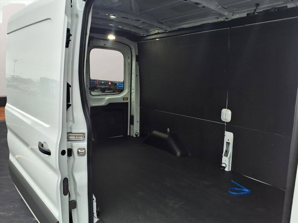 New 2026 Ford Transit 250 148 Medium Roof w/ Load Area Protection Package RWD image 25