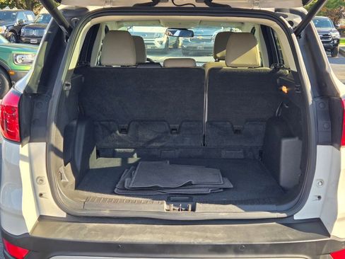 Used 2019 Ford Escape SEL image 11